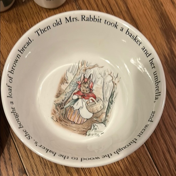Wedgwood Peter Rabbit Kids Dinnerware Set - White and Multicolor - Picture 4 of 11